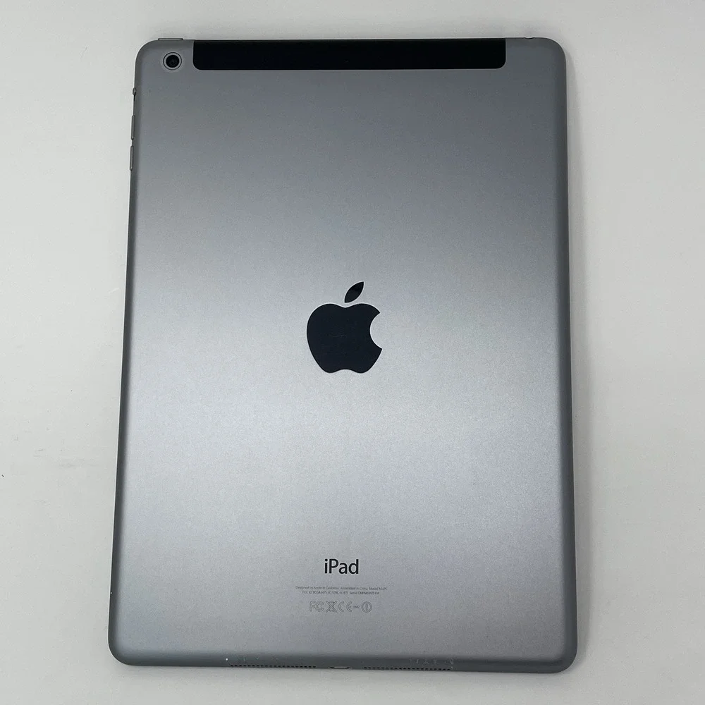 Apple iPad with White Bluetooth Keyboard Case
